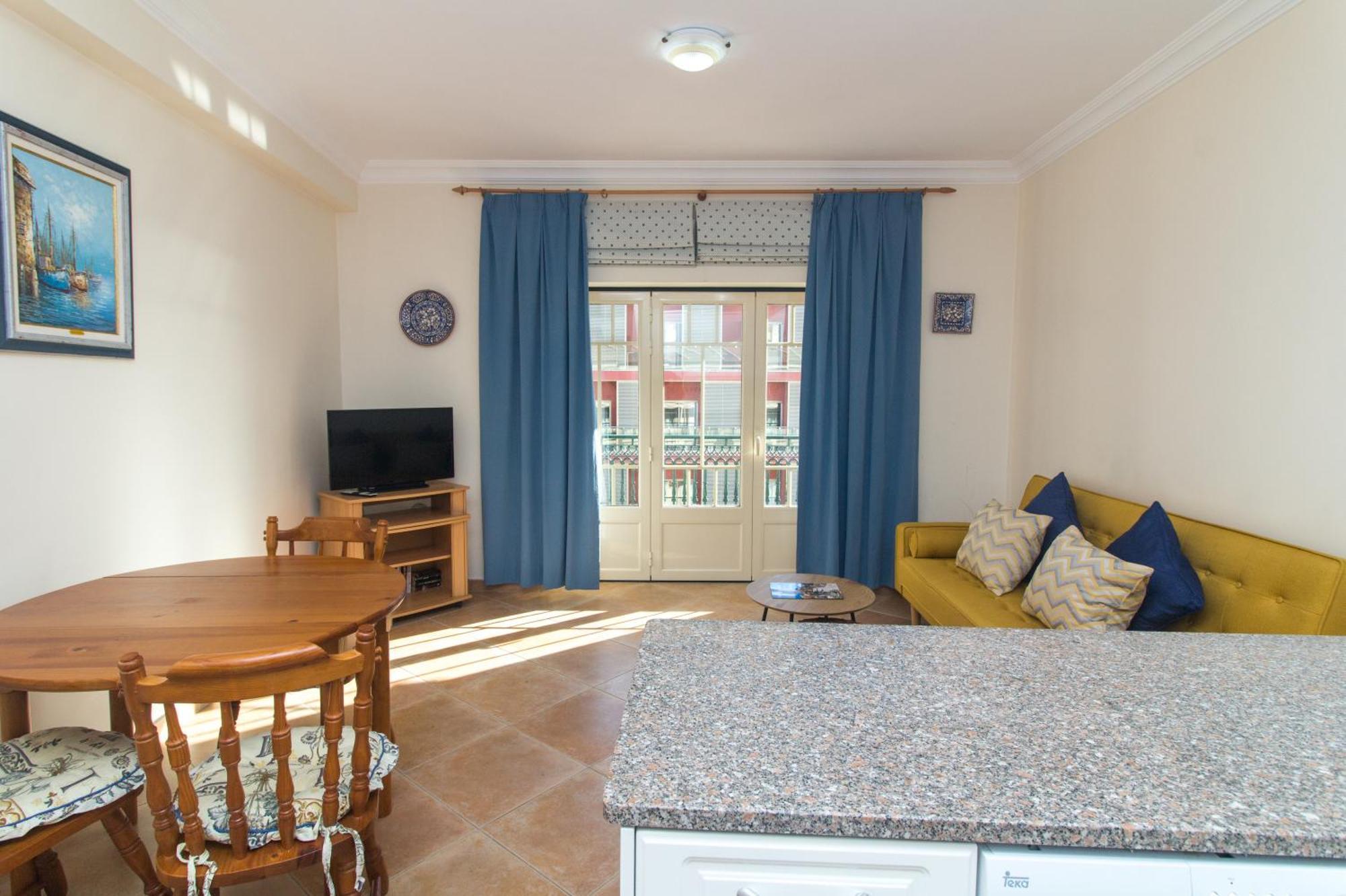 Oura Sunrise Iii - Sea View & Oura Beach & Top Location